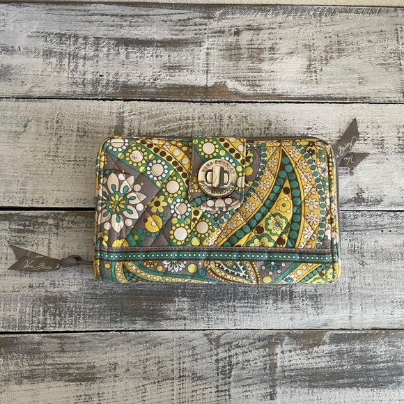 Vera Bradley Turn Lock Wallet Lemon Parfait - Picture 1 of 9